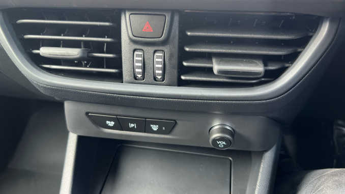 Ford Transit Courier E-Transit Courier 100kW 43kWh Trend Van Auto - Image 27